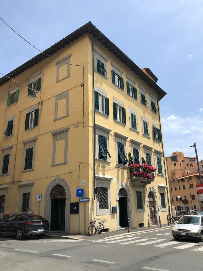 Renovated Apartment With 3 Bedrooms In An Historic Palazzo Between Port And Old Town Livorno Exteriör bild