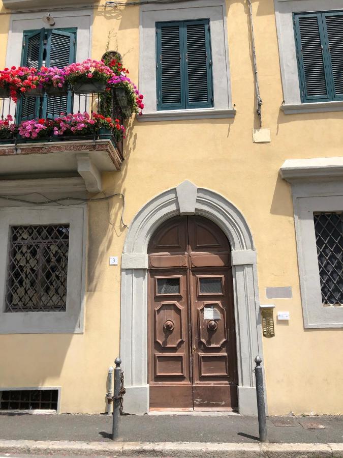 Renovated Apartment With 3 Bedrooms In An Historic Palazzo Between Port And Old Town Livorno Exteriör bild