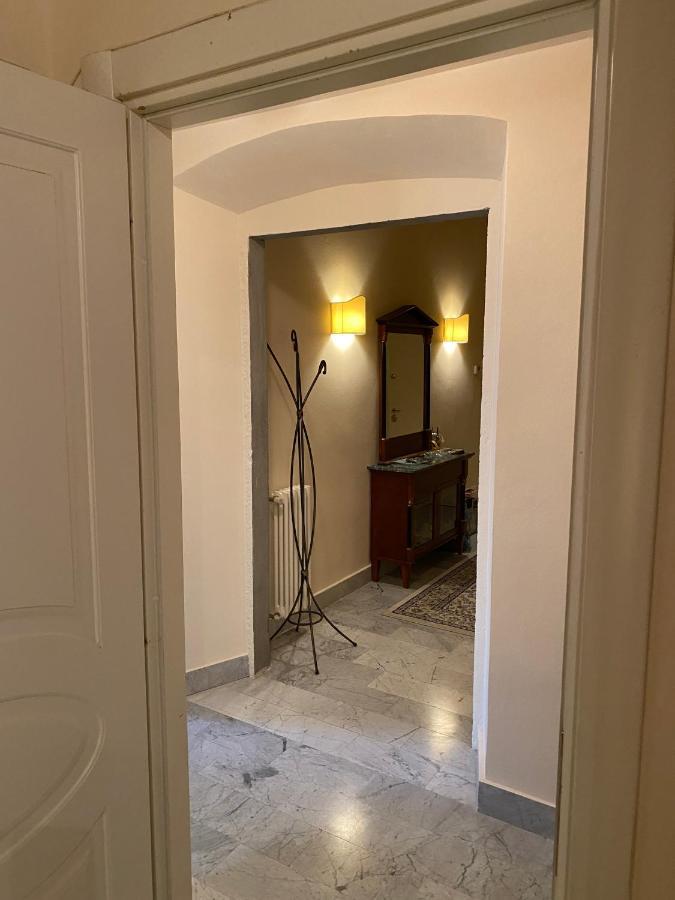 Renovated Apartment With 3 Bedrooms In An Historic Palazzo Between Port And Old Town Livorno Exteriör bild