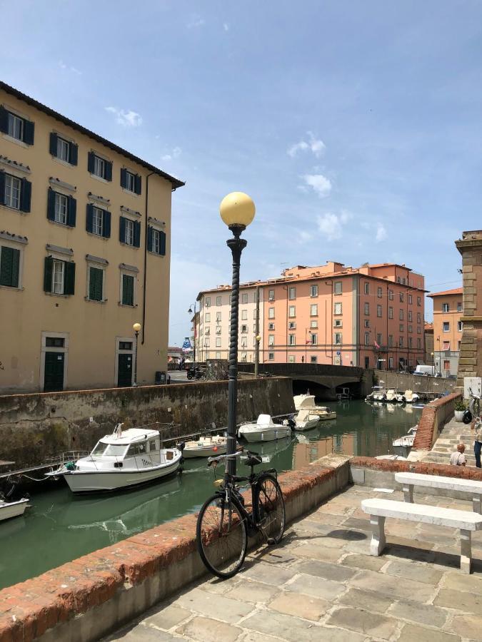 Renovated Apartment With 3 Bedrooms In An Historic Palazzo Between Port And Old Town Livorno Exteriör bild