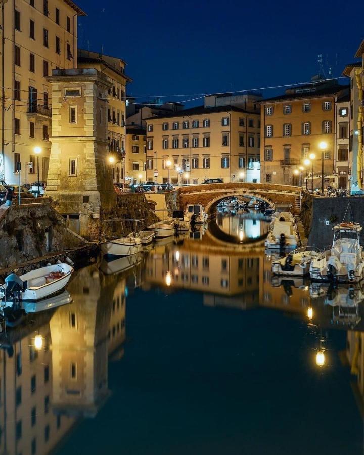 Renovated Apartment With 3 Bedrooms In An Historic Palazzo Between Port And Old Town Livorno Exteriör bild